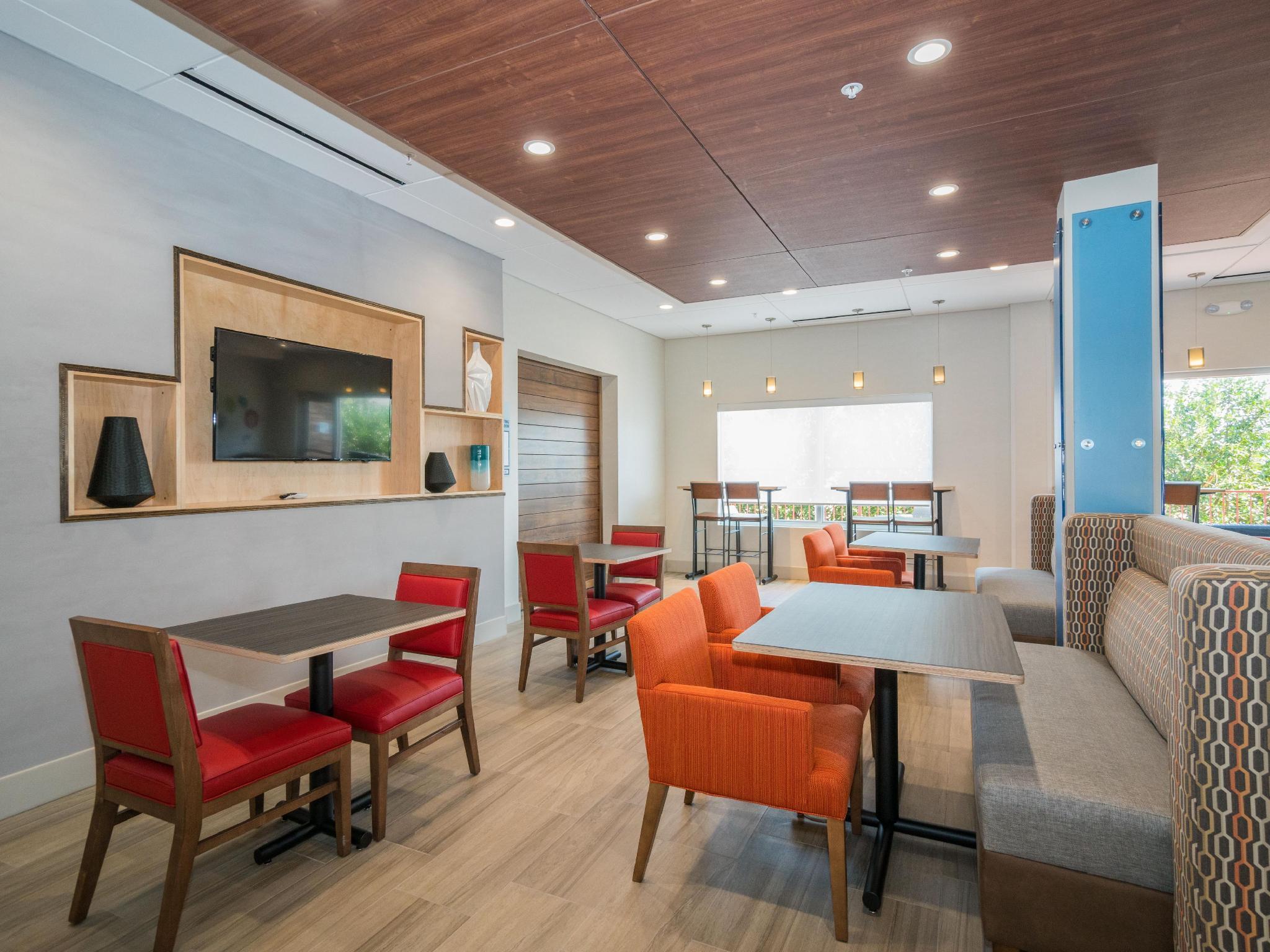 Holiday Inn Express & Suites - Southaven Central - Memphis By Ihg Esterno foto